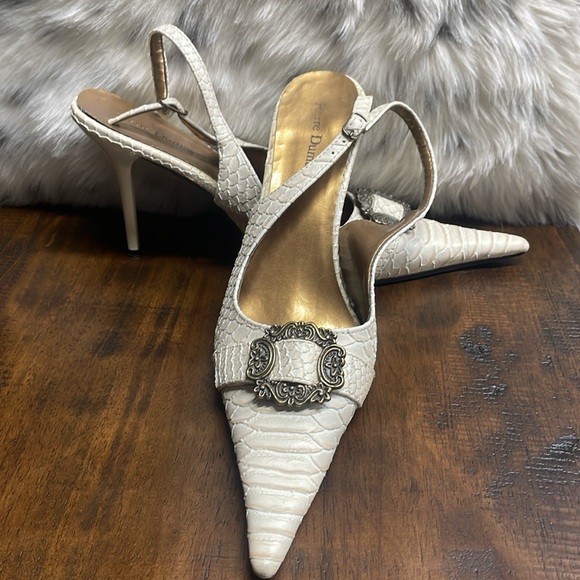 Pierre Dumas Women's Cream Alligator Slingbacks - Picture 3 of 7
